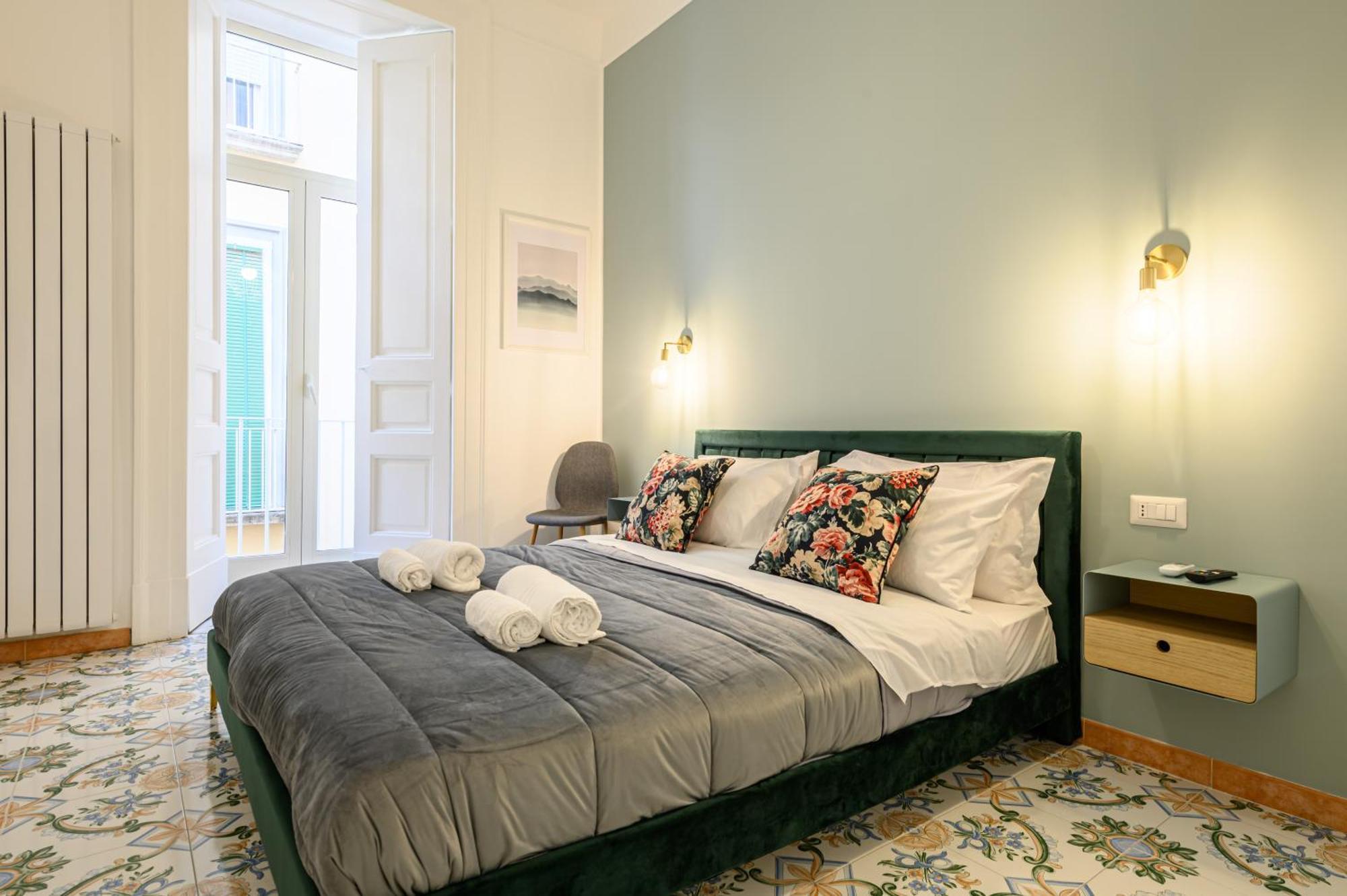Guest House 121 Charming Apartment ナポリ エクステリア 写真