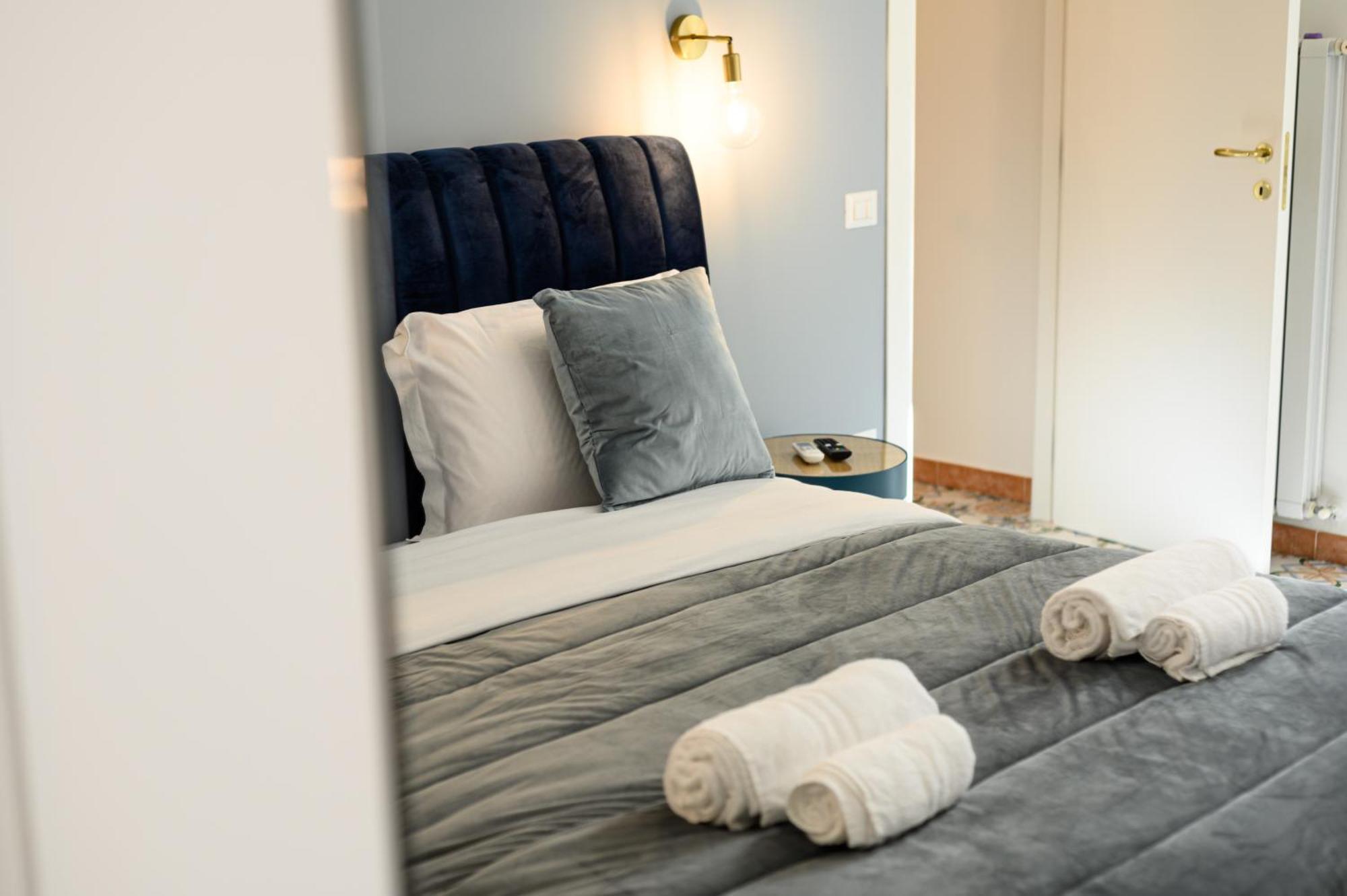 Guest House 121 Charming Apartment ナポリ エクステリア 写真